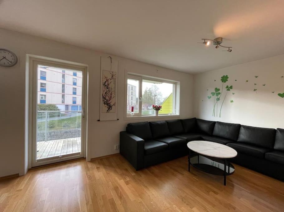 3 Sleeping Rooms For 82M2 Which Direct Traffic To Airport And City Center Bergen Extérieur photo