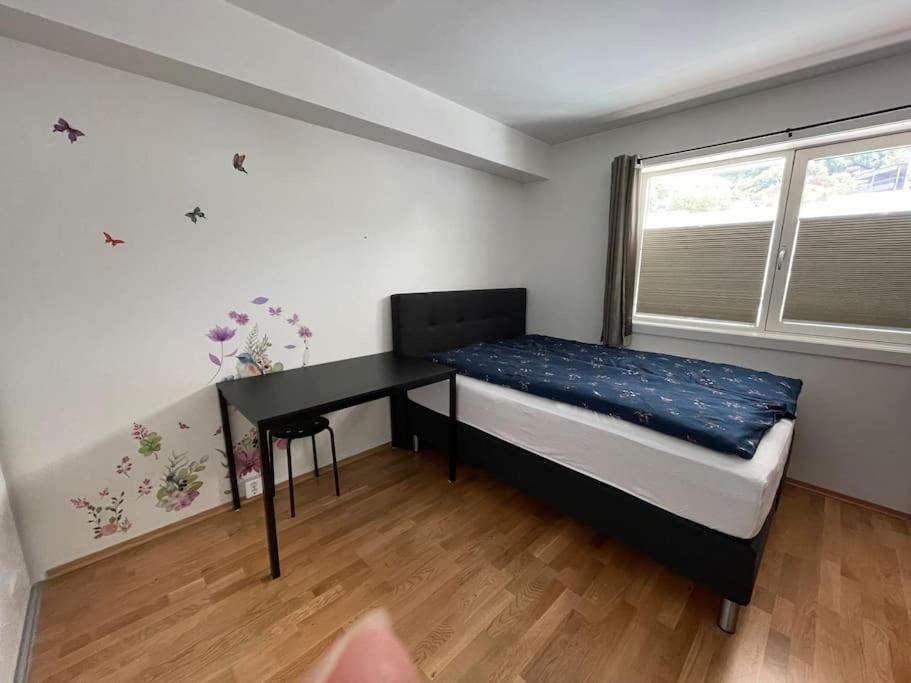 3 Sleeping Rooms For 82M2 Which Direct Traffic To Airport And City Center Bergen Extérieur photo