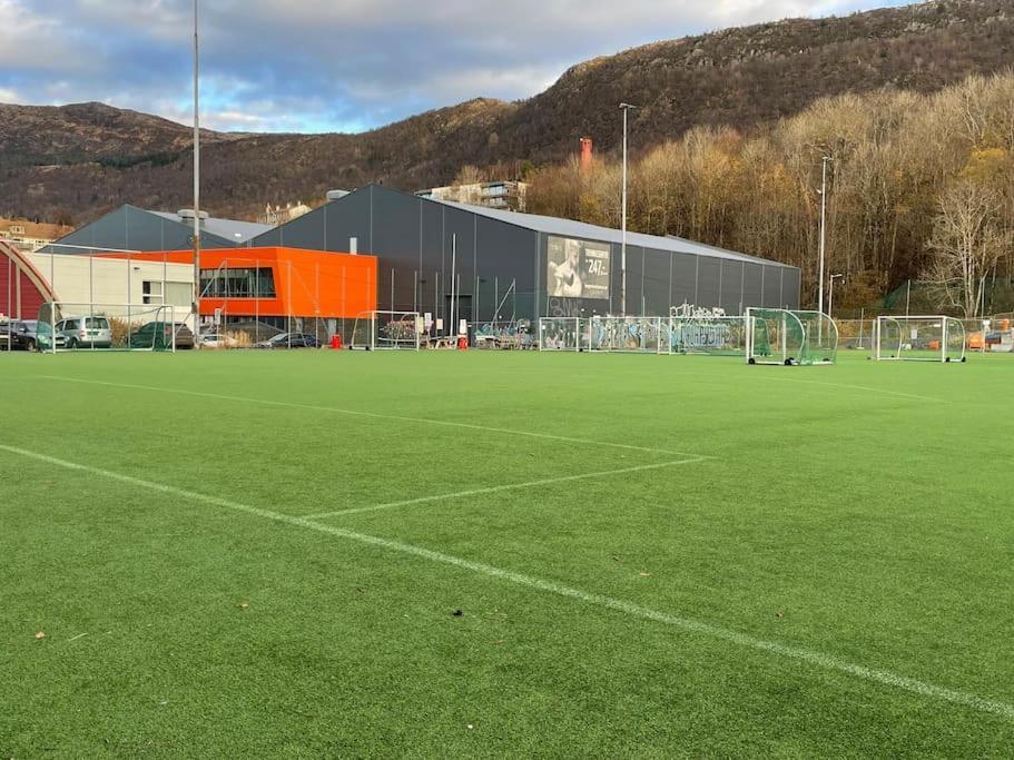 3 Sleeping Rooms For 82M2 Which Direct Traffic To Airport And City Center Bergen Extérieur photo
