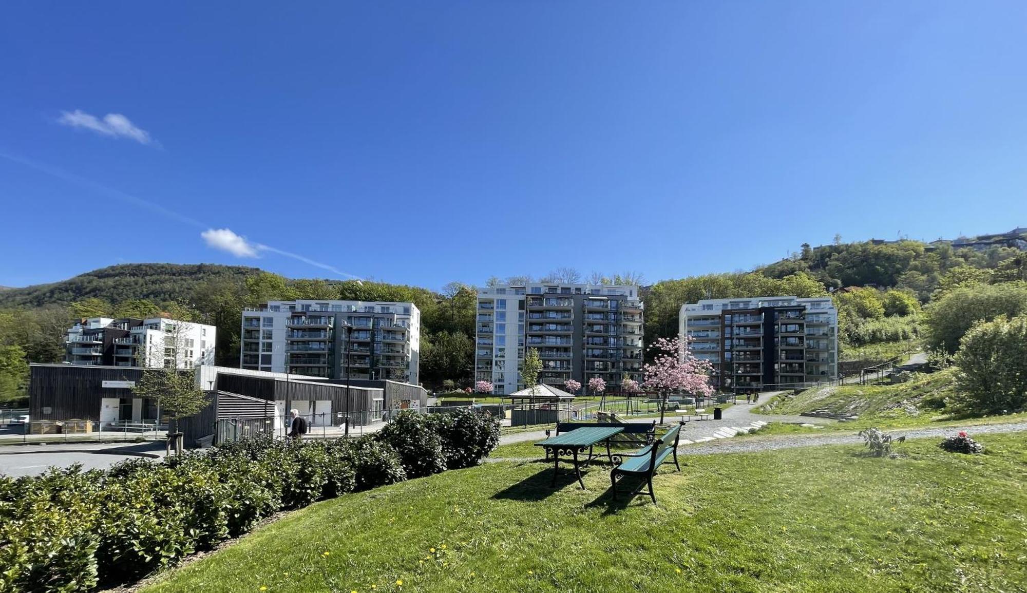 3 Sleeping Rooms For 82M2 Which Direct Traffic To Airport And City Center Bergen Extérieur photo